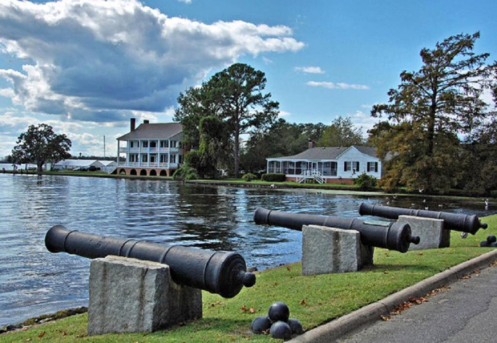 The Edenton Collection-The Granville Queen Inn Екстериор снимка